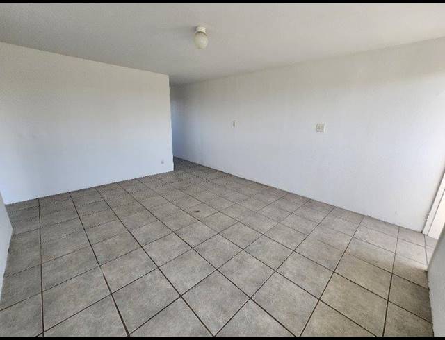 2 BEDROOM FLAT SOLD IN PINETOWN CENTRAL